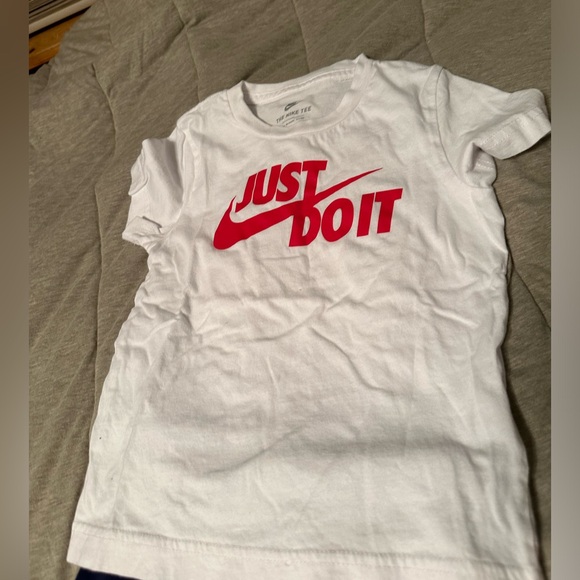 Nike Toddler Outfit - Picture 2 of 3